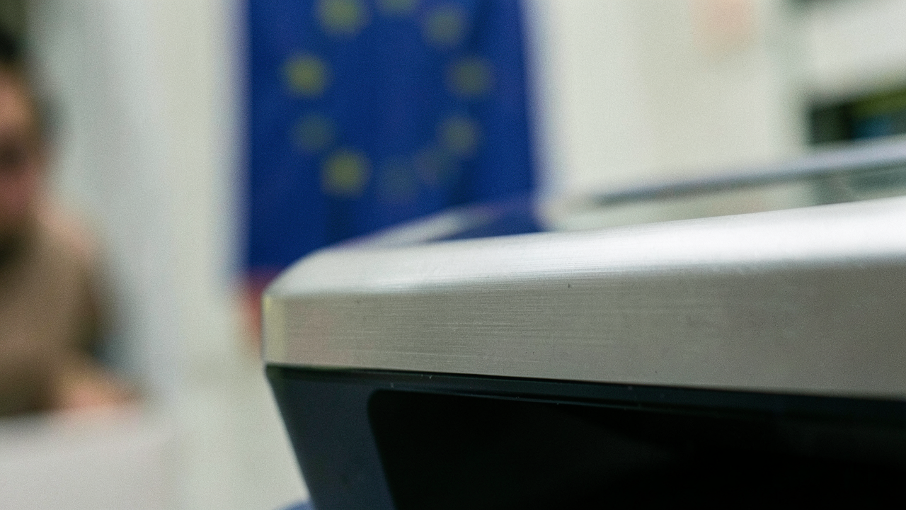 Digitálne euro môže prísť v roku 2029, ECB rieši obavy bánk a limit držby